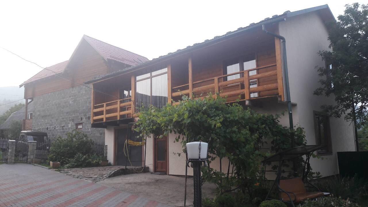 U Romana Yaremtche Extérieur photo