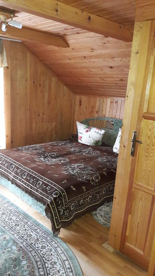 U Romana Yaremtche Extérieur photo