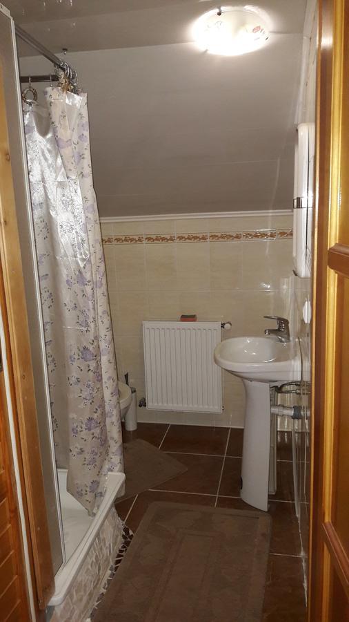 U Romana Yaremtche Extérieur photo