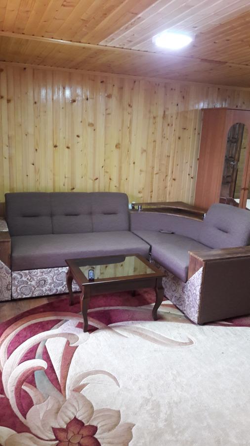 U Romana Yaremtche Extérieur photo