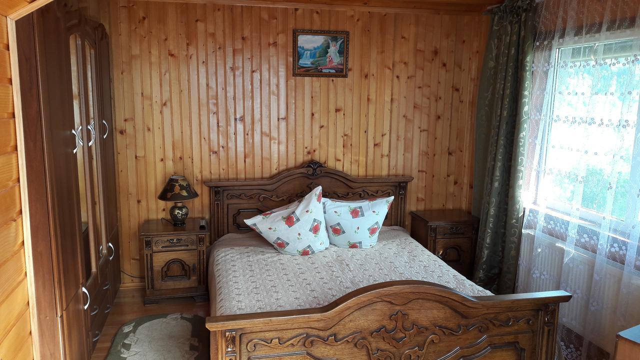 U Romana Yaremtche Extérieur photo